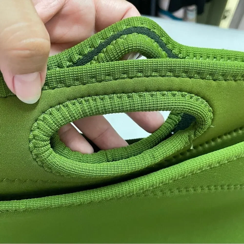 BUILT Laptop Porter 15.4 inch wide green zipper bag